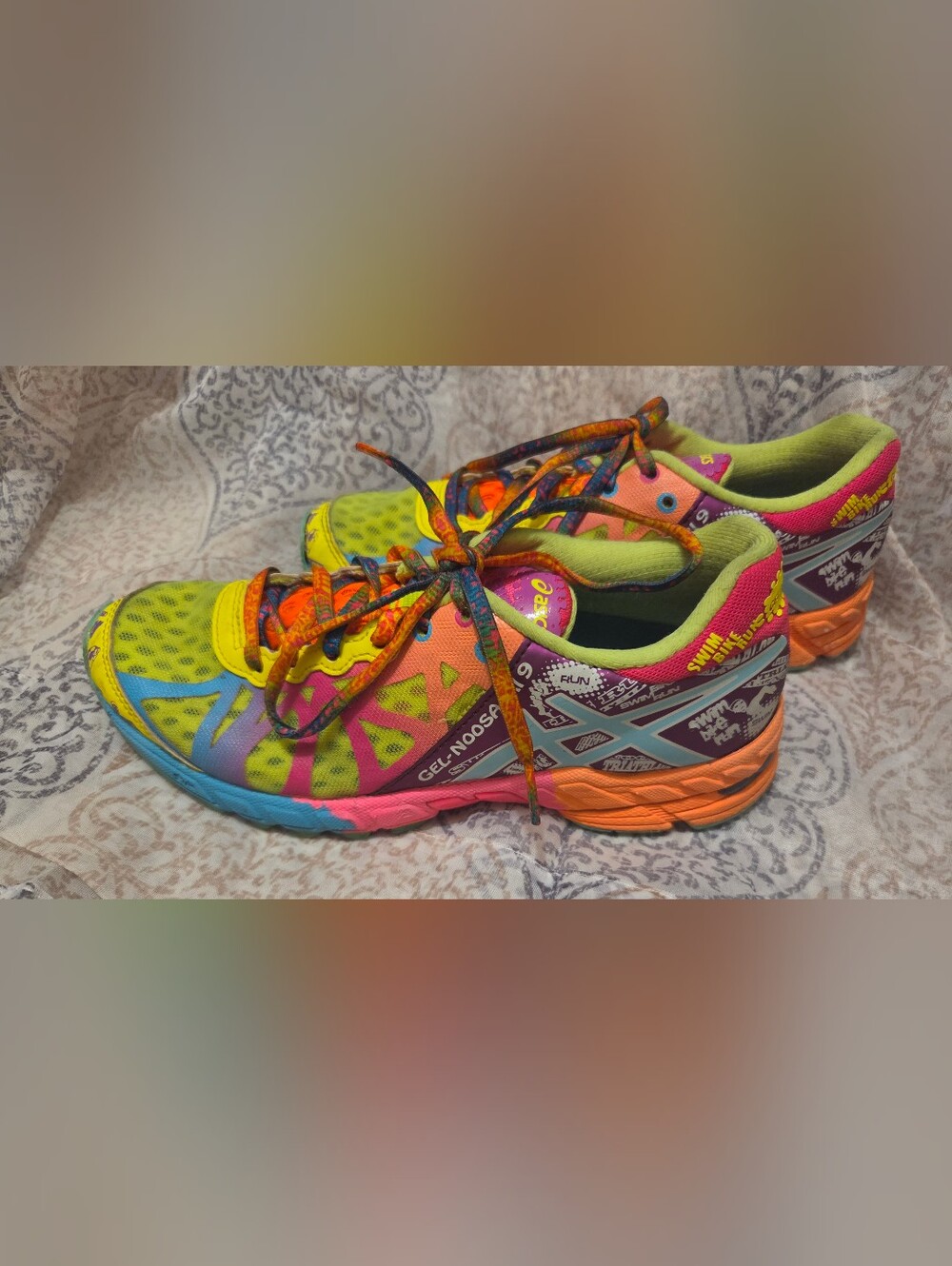 ASICS Gel-Noosa Tri 9 Designed for triathlons sz 6.5 Bold Design/Colors worn 1x